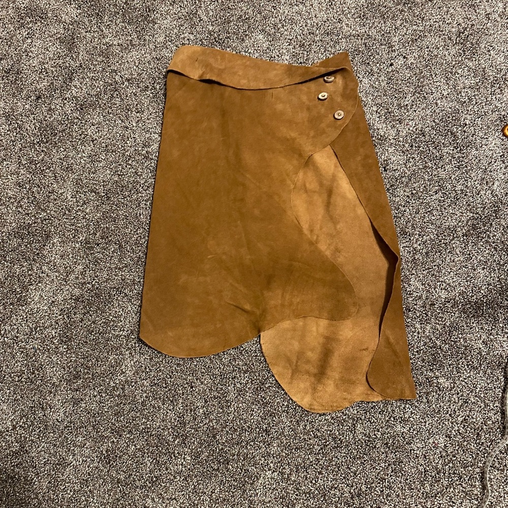 Redhawk Designs Hand Crafted Asymmetrical Tan Suede Skirt w/antler buttons. 0S-M